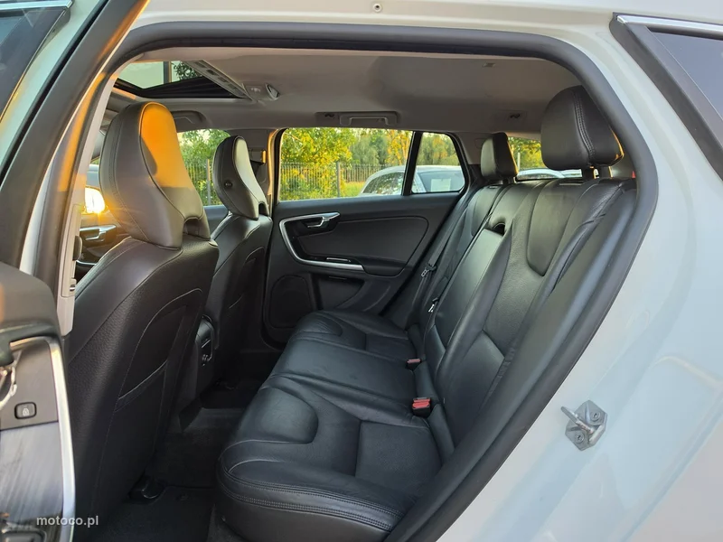 Volvo V60 27