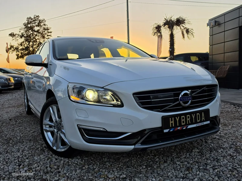 Volvo V60 4