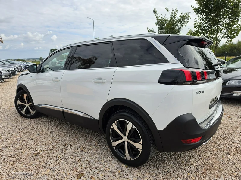 Peugeot 5008 6