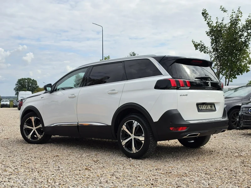 Peugeot 5008 8