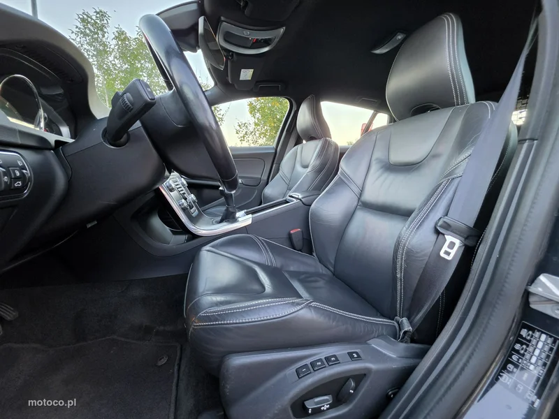 Volvo V60 25