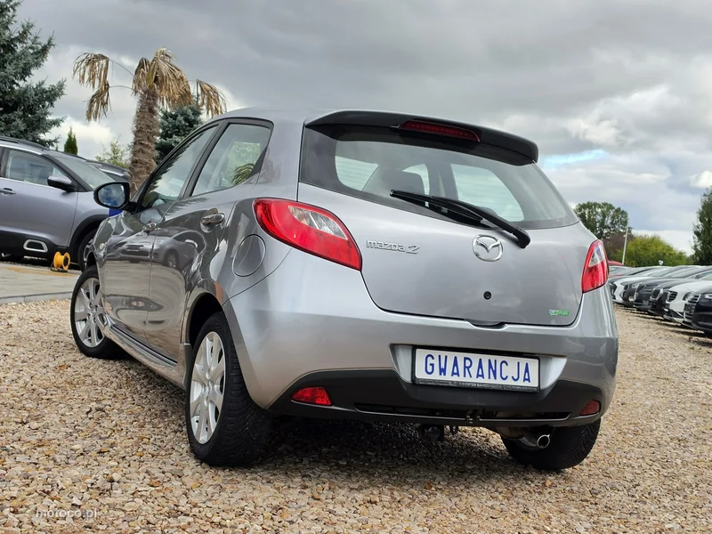 Mazda 2 11