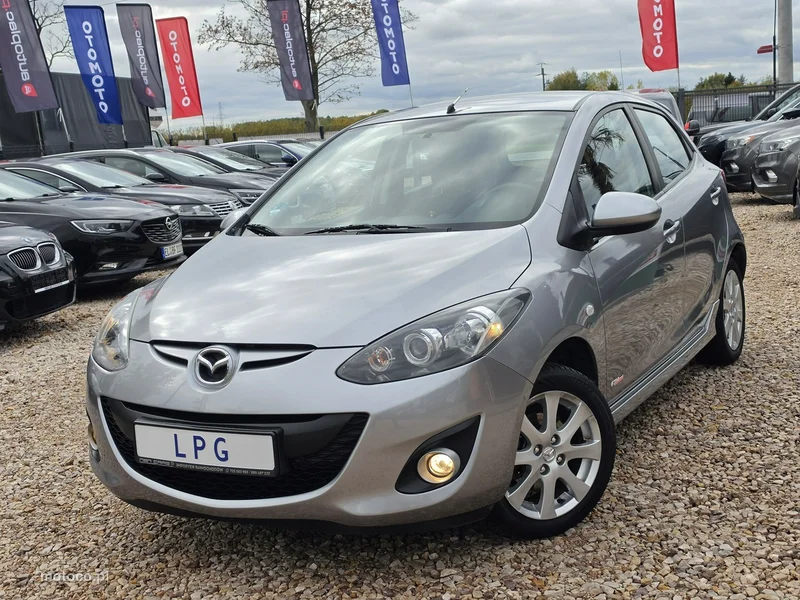 Mazda 2 18