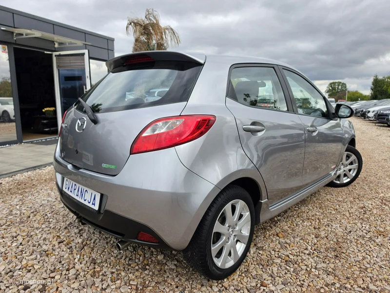 Mazda 2 21