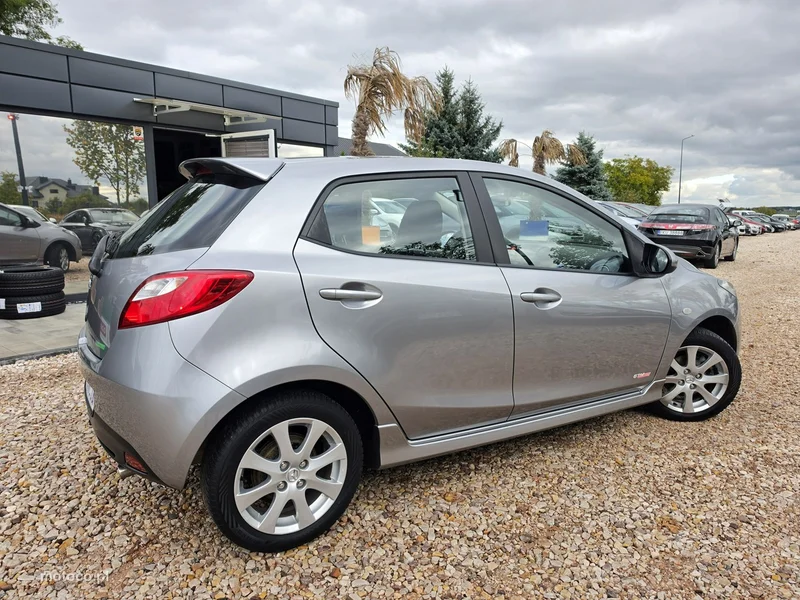 Mazda 2 23