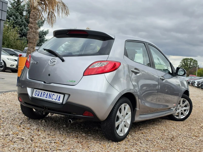 Mazda 2 24