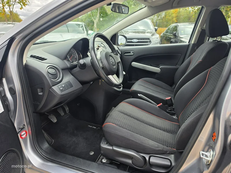 Mazda 2 29