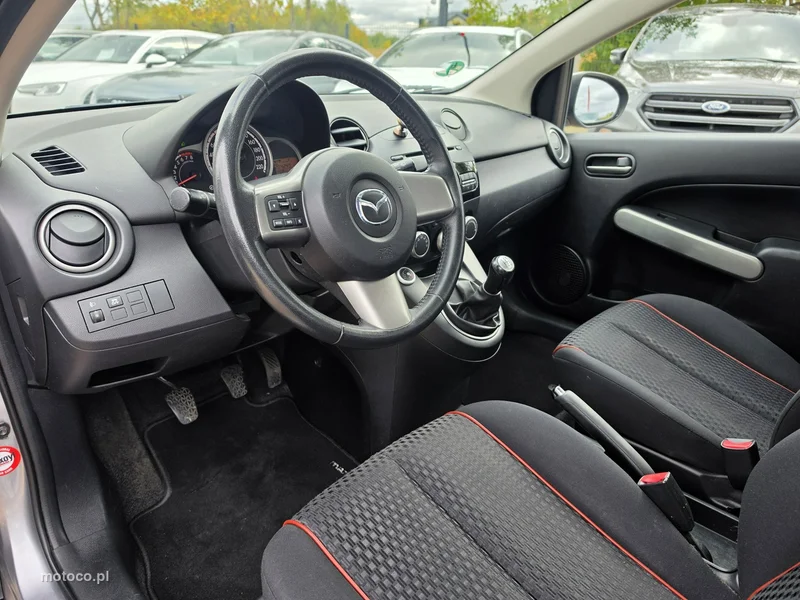 Mazda 2 30