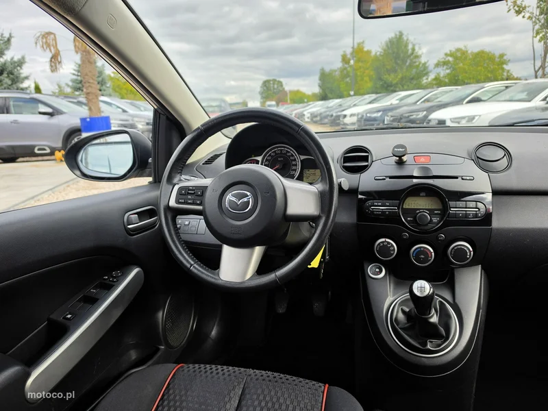 Mazda 2 37