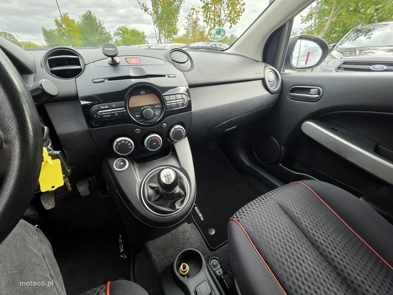 Mazda 2 39