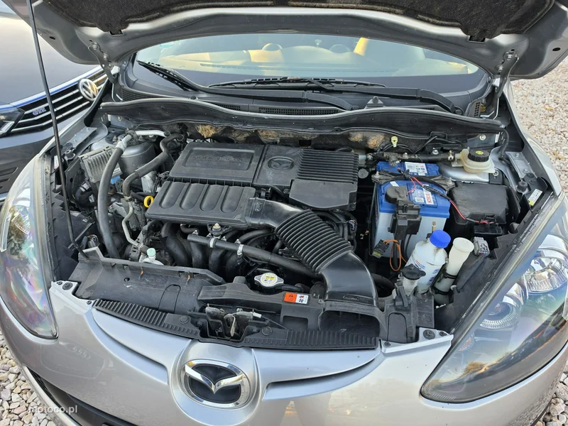 Mazda 2 40