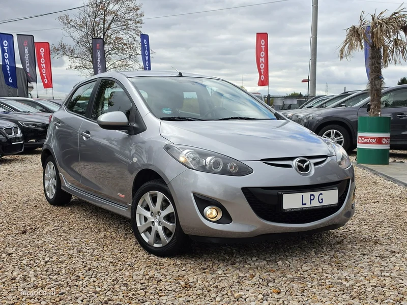Mazda 2 6