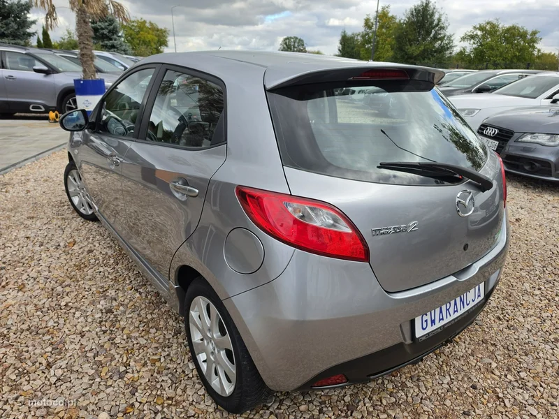 Mazda 2 7