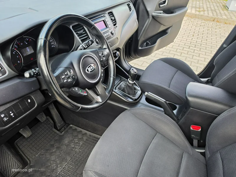 Kia Carens 17