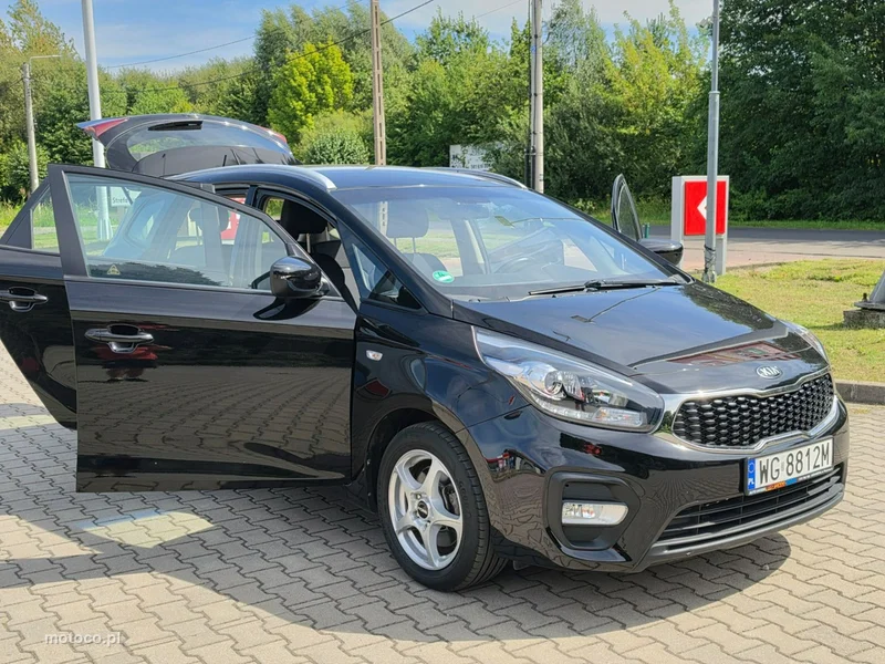 Kia Carens 9