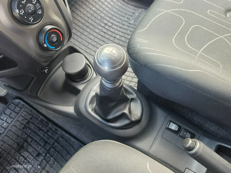 Toyota Yaris XP90 19