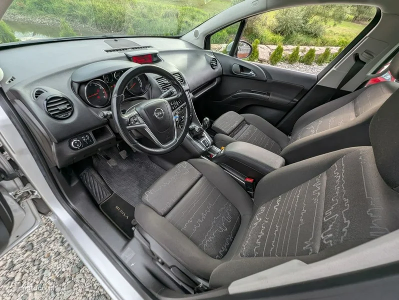 Opel Meriva B 11