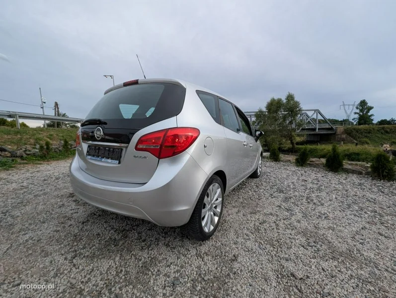 Opel Meriva B 6
