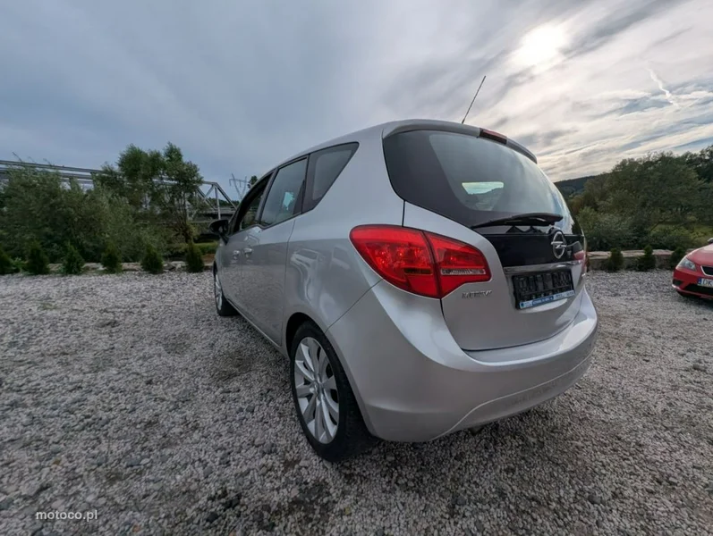 Opel Meriva B 7