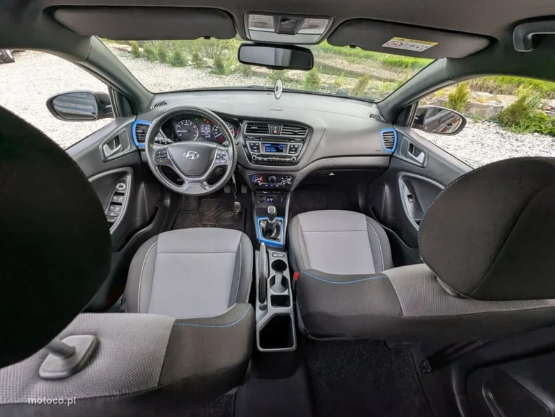Hyundai i20 15
