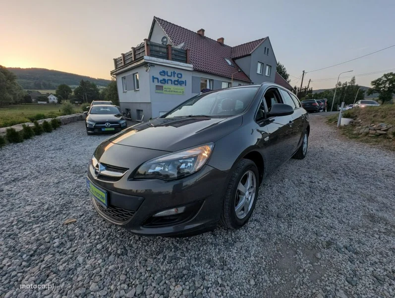 Opel Astra Sports Tourer 2