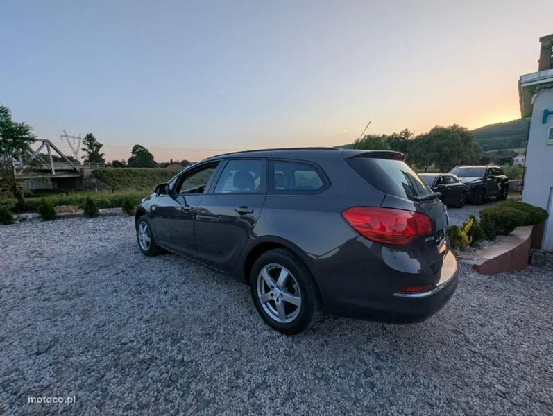 Opel Astra Sports Tourer 11