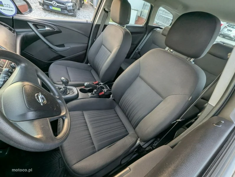 Opel Astra Sports Tourer 13