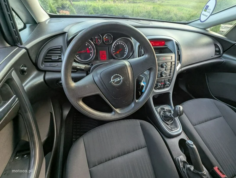 Opel Astra Sports Tourer 14