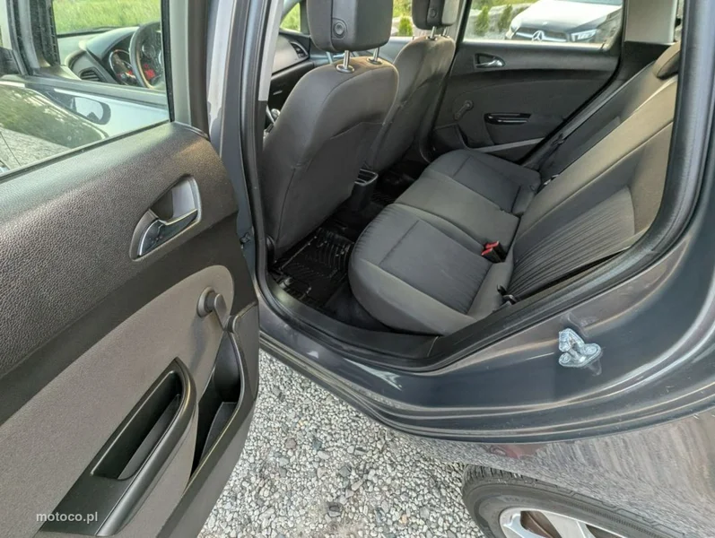 Opel Astra Sports Tourer 15