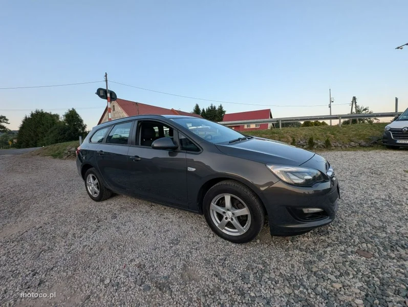 Opel Astra Sports Tourer 4