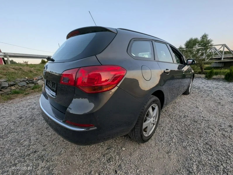 Opel Astra Sports Tourer 8