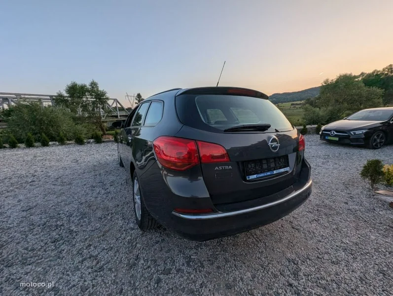 Opel Astra Sports Tourer 10
