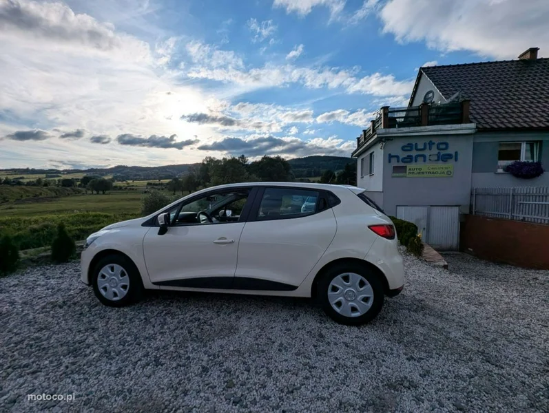 Renault Clio IV 10