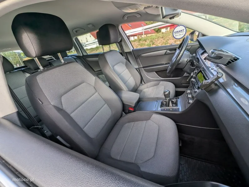 Volkswagen Passat B7 5