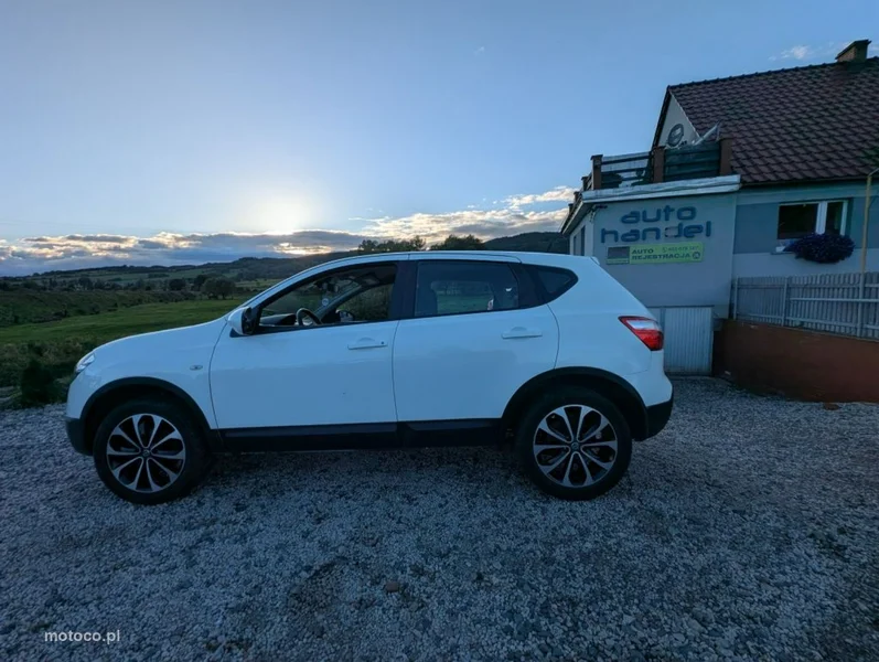 Nissan Qashqai 10