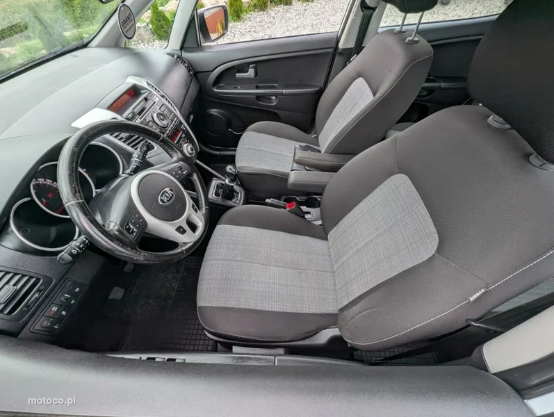 Kia Venga 11