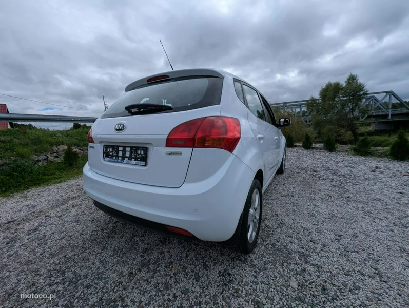Kia Venga 8