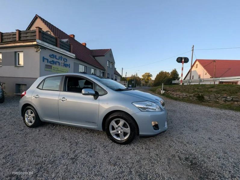 Toyota Auris E150 2