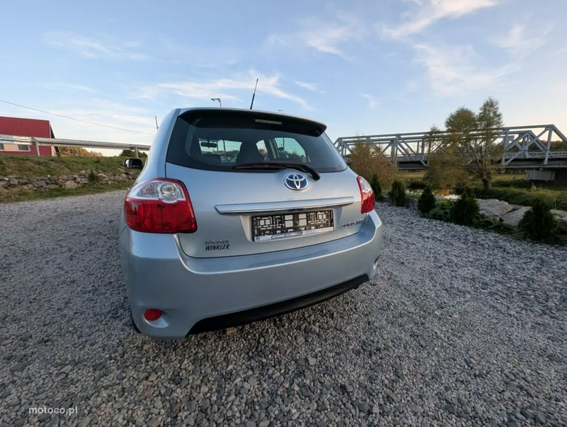 Toyota Auris E150 5