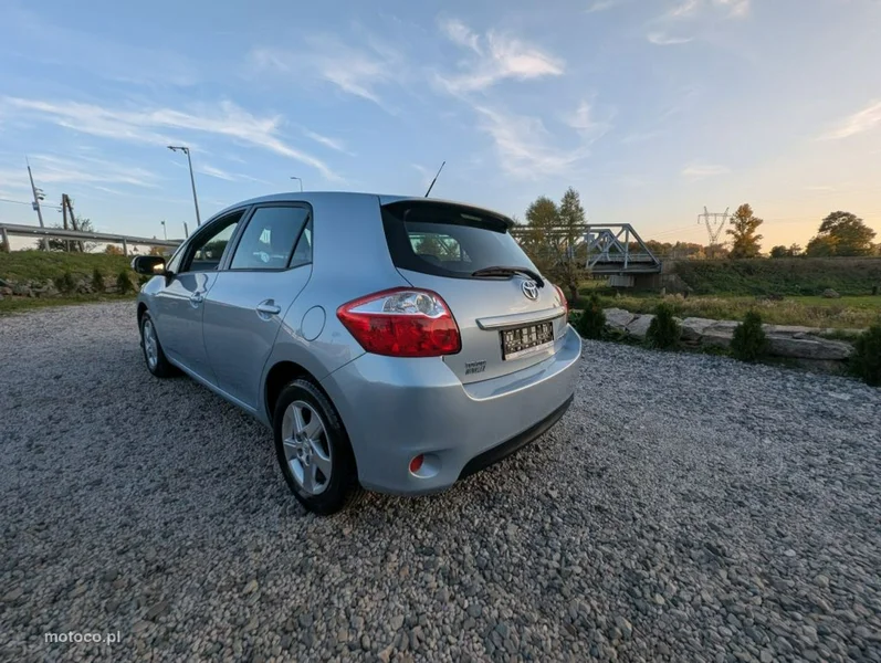 Toyota Auris E150 6