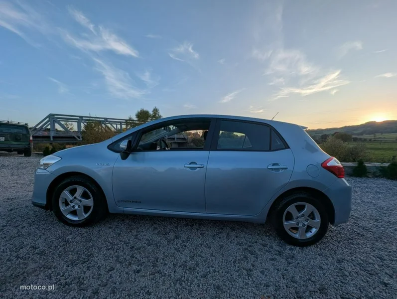 Toyota Auris E150 7