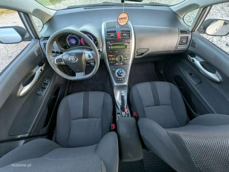 Toyota Auris E150 10