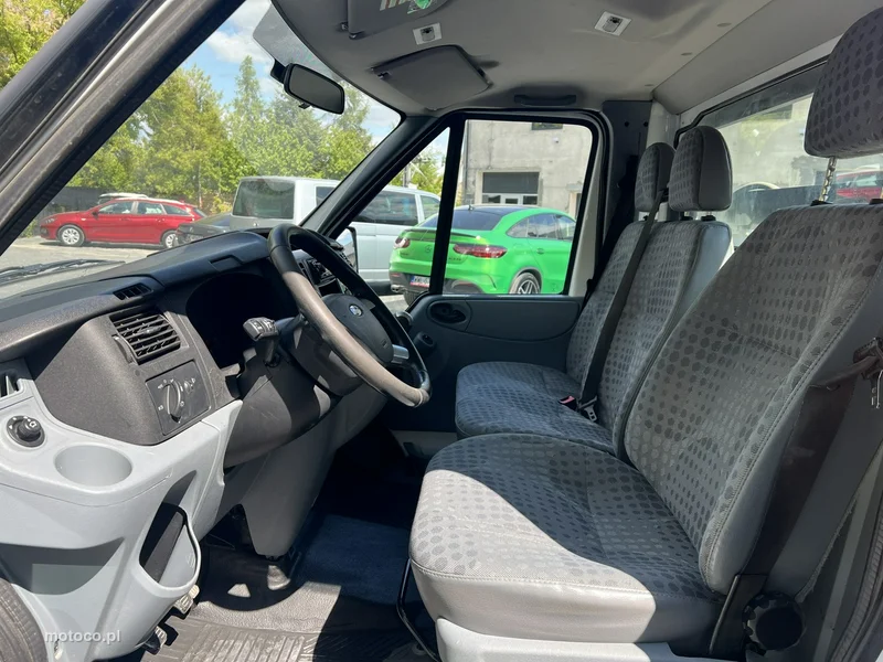 Ford Transit 8