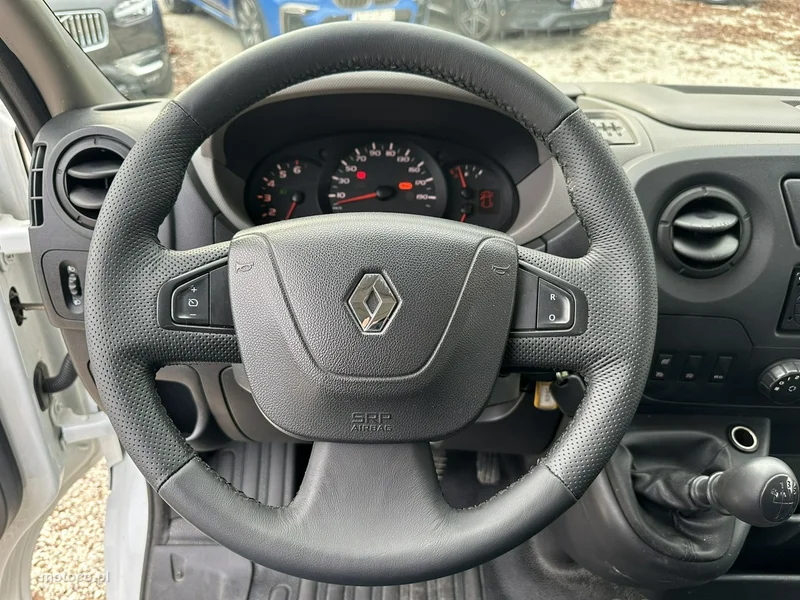 Renault Master 17