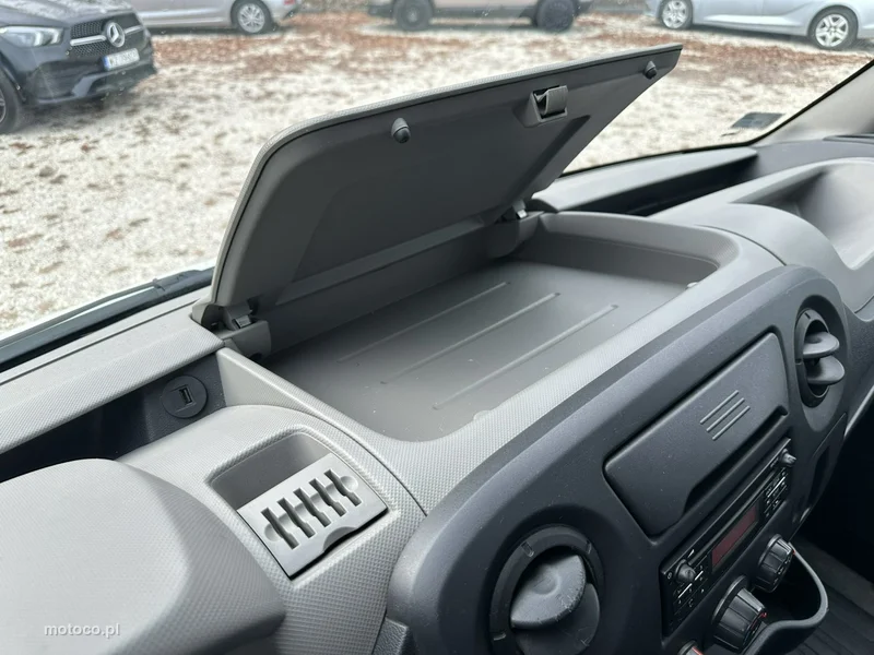 Renault Master 19