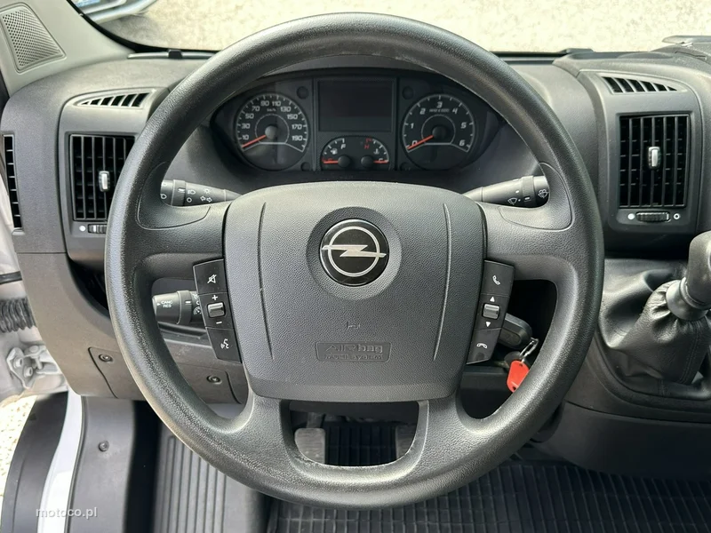 Opel Movano 17