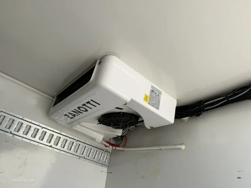 Renault Master 17