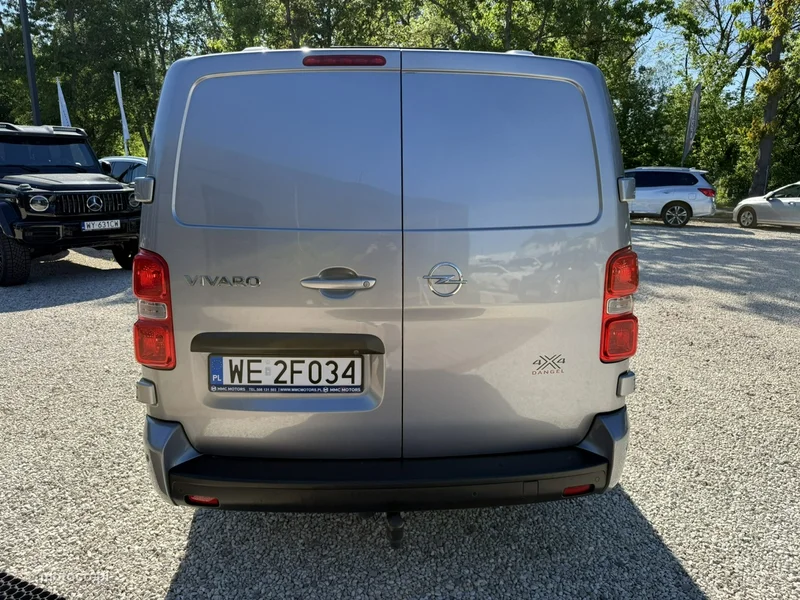 Opel Vivaro 11