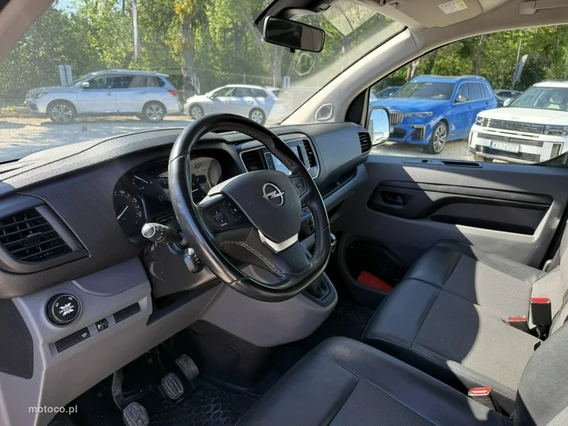 Opel Vivaro 16
