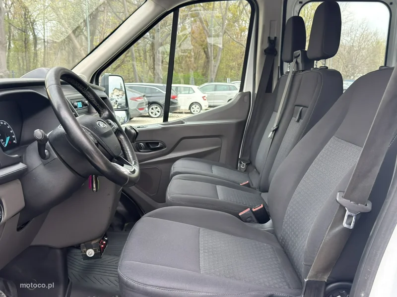 Ford Transit 12